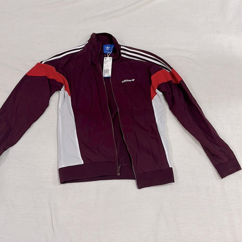 Vintage adidas oversized jacket. Size Small, never worn, NWT